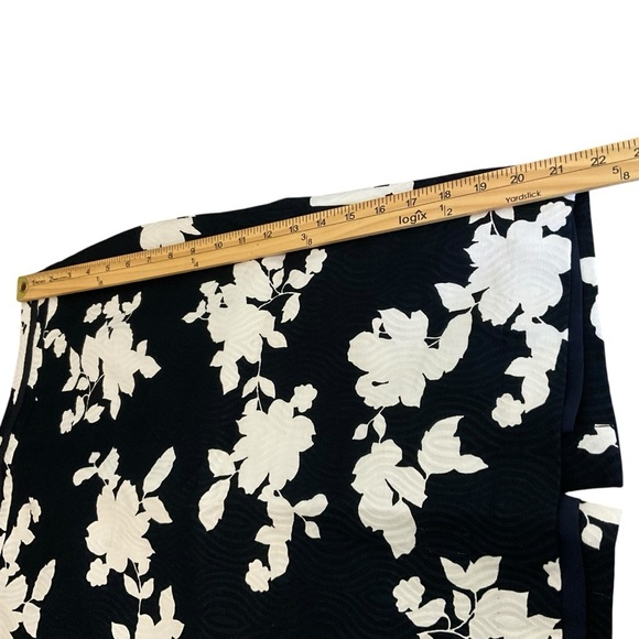 Talbots White and Blue Knee-Length Pencil Skirt - Picture 5 of 9